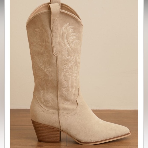 Amaya Wide With & Calf Boots
Color: SAND 
Size: 8W - Picture 4 of 6